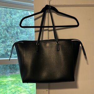 Tory Burch Robinson Pebbled Leather tote